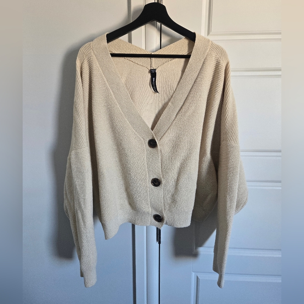 Like new condition, design lab cropped cardigan